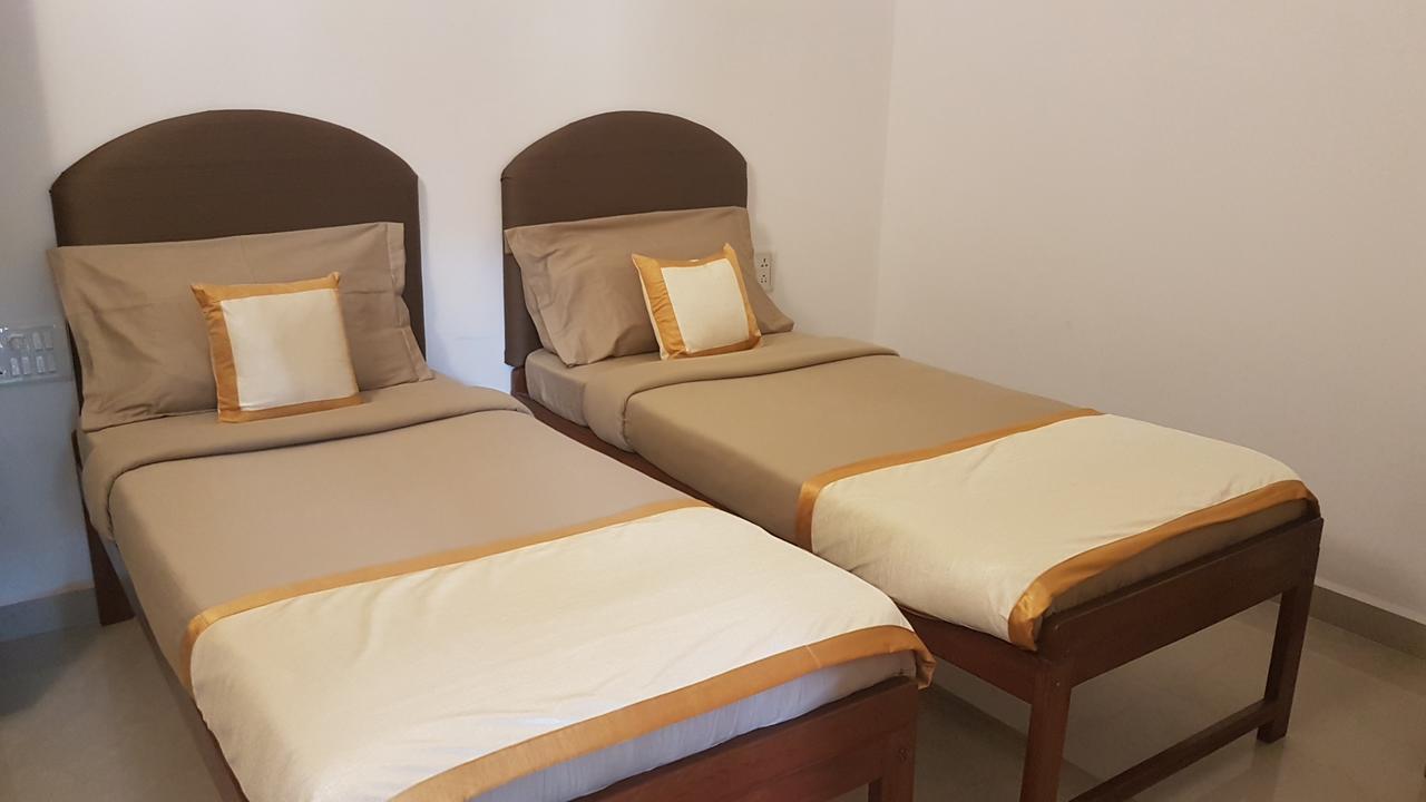 Hill Top Goa Lodge Vagator Eksteriør billede