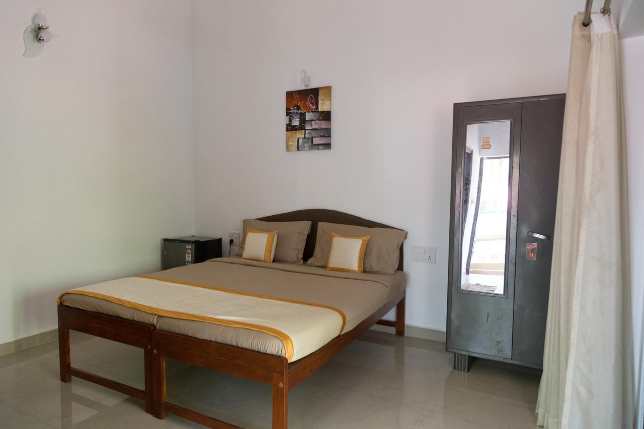 Hill Top Goa Lodge Vagator Eksteriør billede
